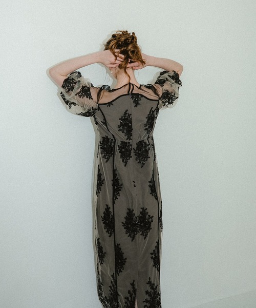 et.UNiVER（エトユニベール）の「Embroidered sheer dress（ドレス