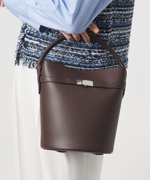 スクエアメタル バケットバッグ