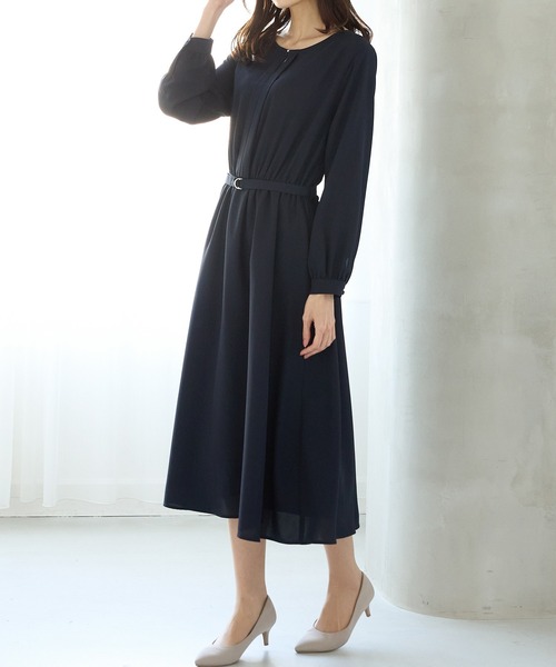 Honeys(ハニーズ)の「ラインストーン付ワンピ(ワンピース・レディース・グレイッシュベージュ/ブラック/ネイビー・L/S/M/LL)」の3枚目の写真