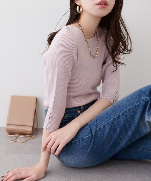 natural couture(ナチュラルクチュール)の「【1/1~4限定受注販売】〈mizumami〉リボンチャーム5分袖ニット(ニット/セーター・レディース・アイボリー/イエロー/ピンク/ブルー/ネイビー/ブラック・FREE)」の6枚目の写真