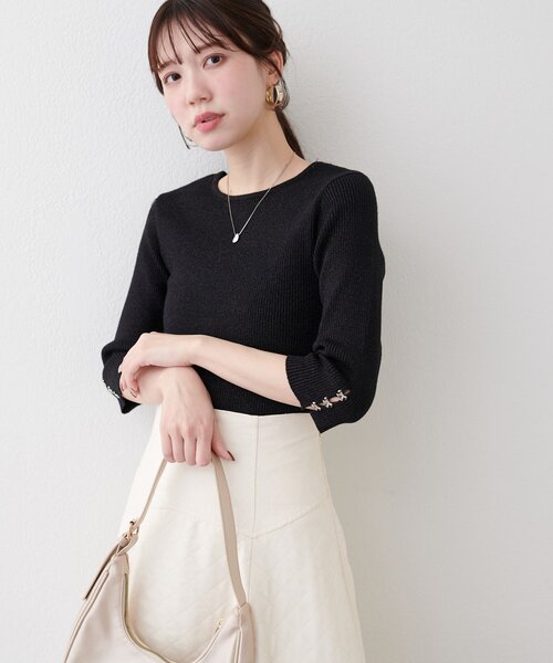 natural couture(ナチュラルクチュール)の「【1/1~4限定受注販売】〈mizumami〉リボンチャーム5分袖ニット(ニット/セーター・レディース・アイボリー/イエロー/ピンク/ブルー/ネイビー/ブラック・FREE)」の2枚目の写真