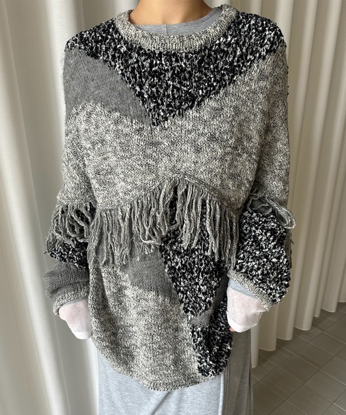 Ameri(アメリ)の「DOCKING PATTERN FRINGE KNIT(ニット/セーター・レディース・ブルー/アイボリー/ブラック・FREE)」の10枚目の写真
