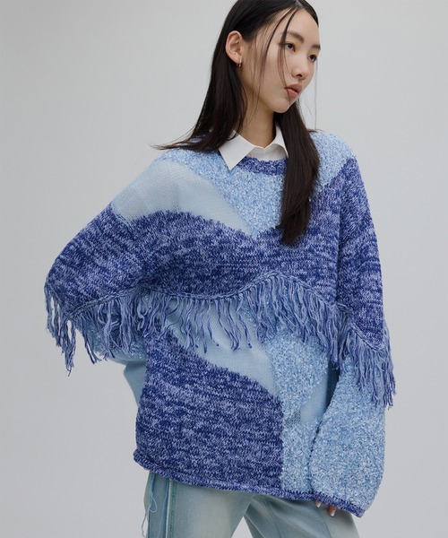Ameri(アメリ)の「DOCKING PATTERN FRINGE KNIT(ニット/セーター・レディース・ブルー/アイボリー/ブラック・FREE)」の17枚目の写真