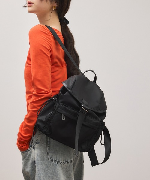 ADAM ET ROPE'（アダムエロペ）の「フラップベルトミディアムリュック（バックパック/リュック・レディース・ブラック・FREE）」の3枚目の写真