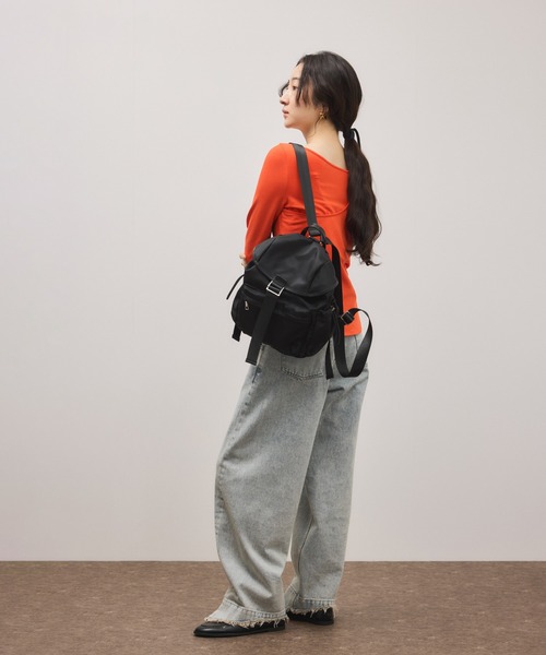 ADAM ET ROPE'（アダムエロペ）の「フラップベルトミディアムリュック（バックパック/リュック・レディース・ブラック・FREE）」の4枚目の写真