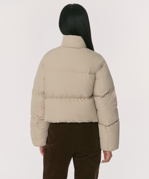 MUSINSA STANDARD WOMAN（ムシンサスタンダードウーマン）の「ウィメンズダウンプファークロップパディングジャケット[ベージュ]（ダウンジャケット/コート・レディース・その他・LARGE/MEDIUM/SMALL/X-SMALL）」の5枚目の写真