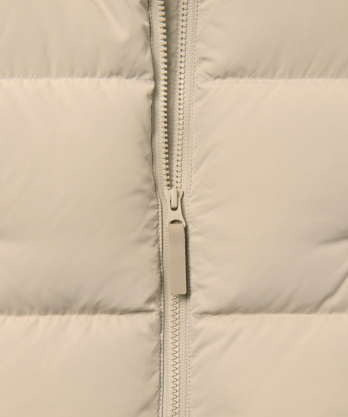 MUSINSA STANDARD WOMAN（ムシンサスタンダードウーマン）の「ウィメンズダウンプファークロップパディングジャケット[ベージュ]（ダウンジャケット/コート・レディース・その他・LARGE/MEDIUM/SMALL/X-SMALL）」の7枚目の写真