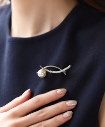 Cream dot.（クリームドット）の「パール艶めく、ビジュー×メタルバーのクロスラインブローチ（ブローチ/コサージュ）」