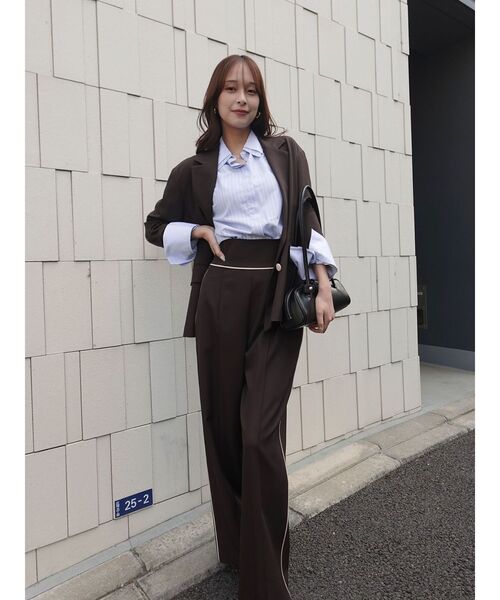 LAGUNAMOON（ラグナムーン）の「バイカラーパイピングパンツ（その他パンツ・レディース・ブラウン/ベージュ・MEDIUM/SMALL）」の21枚目の写真