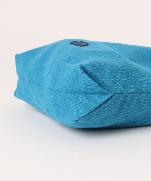 THE NORTH FACE（ザノースフェイス）の「Baby Hat & Bib Set NNB02610（スタイ/よだれかけ・キッズ・ライトブルー/オフホワイト/ブルー・FREE）」の7枚目の写真