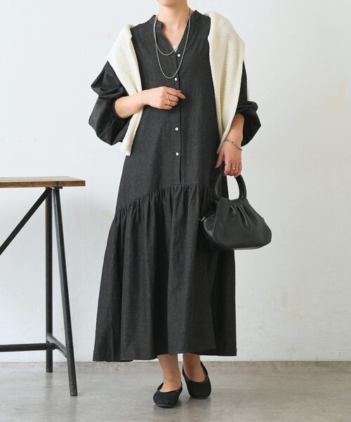 Jena espace merveilleux（ジェナ　エスパスメルヴェイユ）の「【体系カバー◎/デニム風】コットンリネンカーブワンピース（ワンピース・レディース・ブラック/ブルー・FREE）」の4枚目の写真