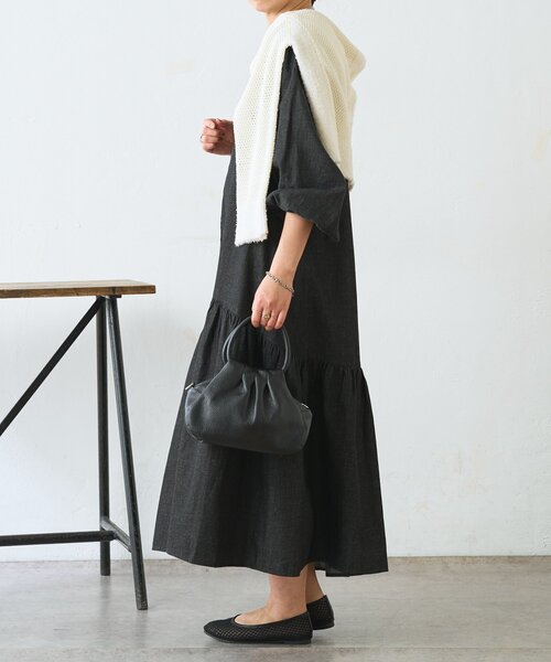 Jena espace merveilleux（ジェナ　エスパスメルヴェイユ）の「【体系カバー◎/デニム風】コットンリネンカーブワンピース（ワンピース・レディース・ブラック/ブルー・FREE）」の5枚目の写真