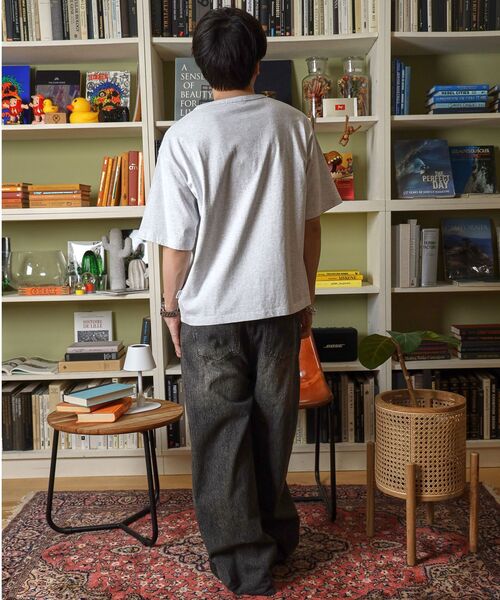 FFEIN(フェイン)の「【FFEIN(フェイン)】ワンポイント刺繍ロゴヘンリーネックショート丈Tシャツ/ Tシャツ ヘンリーネック 半袖 刺繍 ボタン ワンポイント シンプル 【短丈】(Tシャツ/カットソー・メンズ・アッシュグレー/ホワイト/ネイビー/ブラック・SMALL/LARGE/MEDIUM)」の16枚目の写真