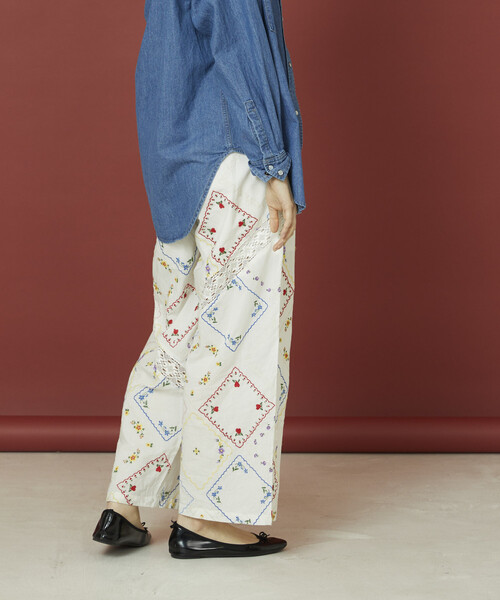 Freada（フリーダ）の「Freada/フリーダ フラワーハンカチ刺繍パンツ（その他パンツ・レディース・ブラック/ホワイト・ONE SIZE）」の21枚目の写真