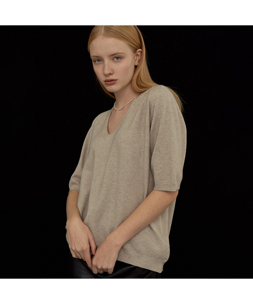 VASCARA（バスカラ）の「V-Neck Half Sleeves Knitwear (7colors)（ニット/セーター・レディース・カーキ/ブラック/ライトブラウン/パープル/ブラウン/レンガ/ライトグレー・FREE）」の4枚目の写真