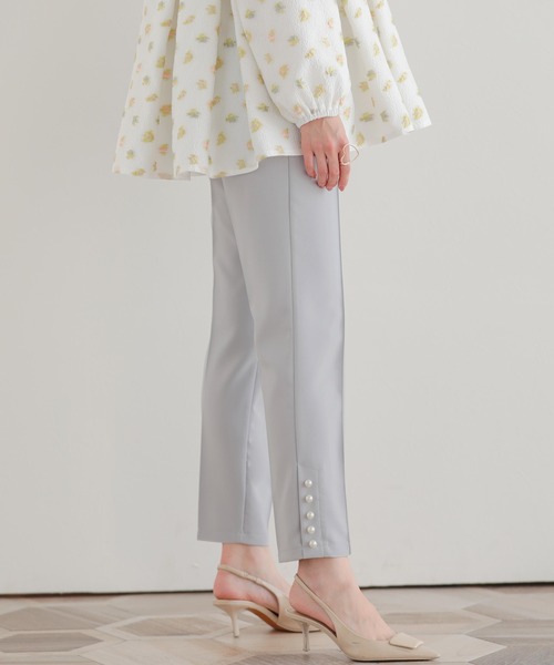 Fit more（フィットモア）の「裾パールテーパードパンツ（その他パンツ・レディース・ブラック/アイボリー/ブルーグレー・S/PS/M）」の4枚目の写真