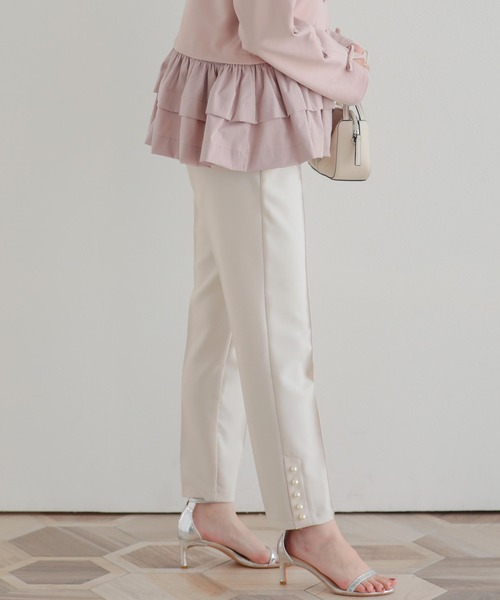 Fit more（フィットモア）の「裾パールテーパードパンツ（その他パンツ・レディース・ブラック/アイボリー/ブルーグレー・S/PS/M）」の8枚目の写真