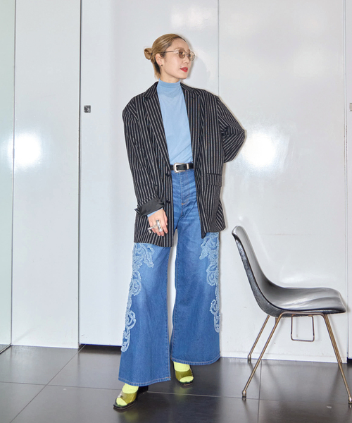 TAAKK（ターク）の「TAAKK SCULPTURAL EMBROIDERY DENIM PANTS TA26SS-PT331：デニムパンツ（デニムパンツ・レディース・ブルー・MEDIUM）」の4枚目の写真