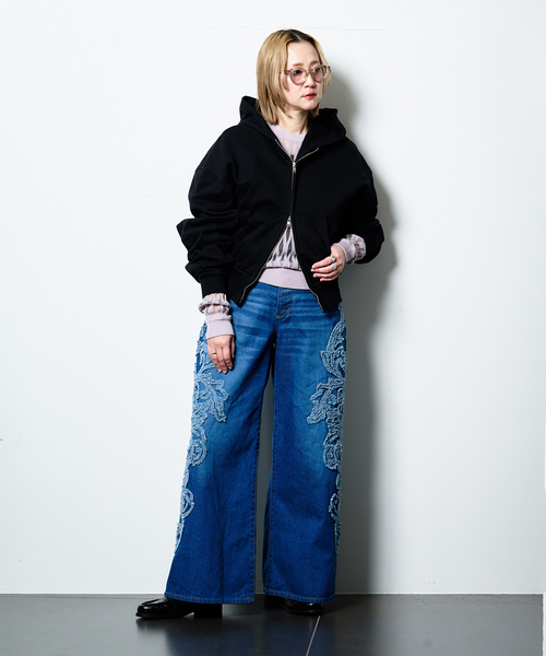TAAKK（ターク）の「TAAKK SCULPTURAL EMBROIDERY DENIM PANTS TA26SS-PT331：デニムパンツ（デニムパンツ・レディース・ブルー・MEDIUM）」の6枚目の写真