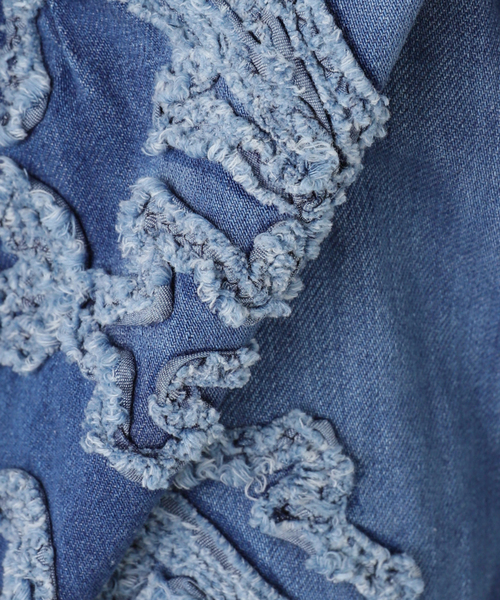 TAAKK（ターク）の「TAAKK SCULPTURAL EMBROIDERY DENIM PANTS TA26SS-PT331：デニムパンツ（デニムパンツ・レディース・ブルー・MEDIUM）」の19枚目の写真