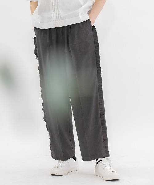 nop de nod(ノップドゥノッド)の「サイドフリルセンタープレスクロップドパンツ(その他パンツ・レディース・ネイビー/ダークグレー/ブラック・3)」の3枚目の写真