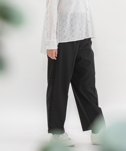 nop de nod(ノップドゥノッド)の「サイドフリルセンタープレスクロップドパンツ(その他パンツ・レディース・ネイビー/ダークグレー/ブラック・3)」の2枚目の写真