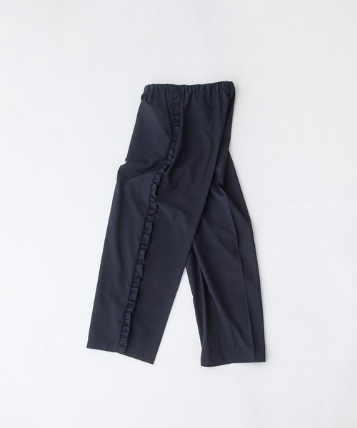 nop de nod(ノップドゥノッド)の「サイドフリルセンタープレスクロップドパンツ(その他パンツ・レディース・ネイビー/ダークグレー/ブラック・3)」の12枚目の写真