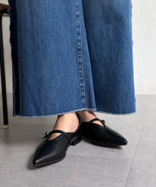 Chez toi(シェトワ)の「メリージェーンストラップパンプス(パンプス・レディース・ブラック/インディゴブルー/シルバー・MEDIUM/LARGE)」の4枚目の写真