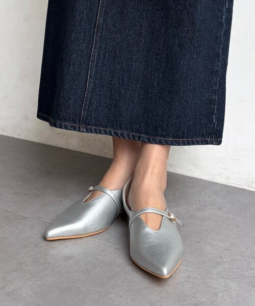 Chez toi(シェトワ)の「メリージェーンストラップパンプス(パンプス・レディース・ブラック/インディゴブルー/シルバー・MEDIUM/LARGE)」の19枚目の写真