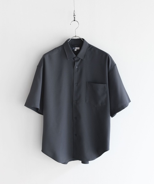 SPU（スプ）の「【防シワ/接触冷感】機能性レギュラーカラーベーシック半袖シャツ（シャツ/ブラウス・メンズ・チャコール/ブラック/ホワイト/サックスブルー/ネイビー/グレー/ベージュ・XL/L/M/S）」の22枚目の写真