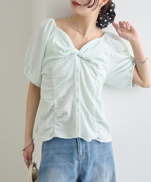 mystic（ミスティック）の「ハートネックパフブラウス（シャツ/ブラウス・レディース・オフホワイト/ブラック/グリーン・FREE）」の3枚目の写真