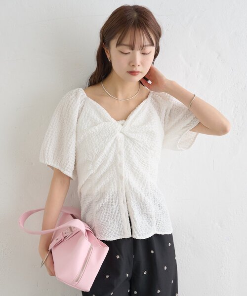 mystic（ミスティック）の「ハートネックパフブラウス（シャツ/ブラウス・レディース・オフホワイト/ブラック/グリーン・FREE）」の4枚目の写真