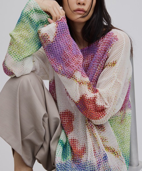 Ameri(アメリ)の「LOW RESOLUTION FLOWER KNIT TOP(ニット/セーター・レディース・ブラック/アイボリー/ブルー・FREE)」の5枚目の写真