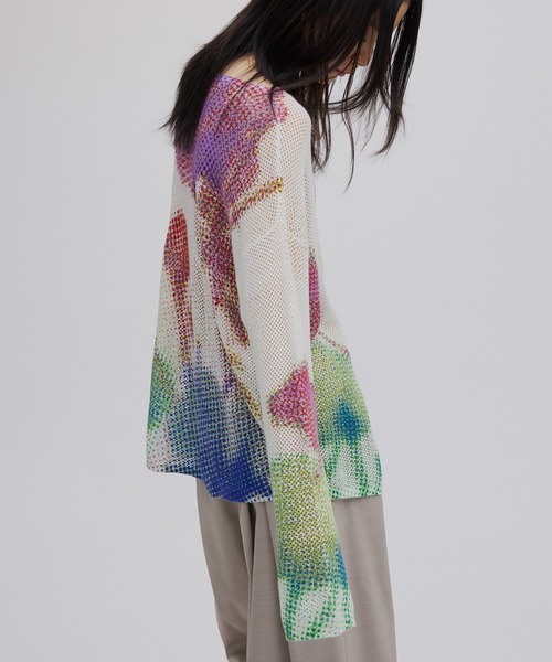 Ameri(アメリ)の「LOW RESOLUTION FLOWER KNIT TOP(ニット/セーター・レディース・ブラック/アイボリー/ブルー・FREE)」の6枚目の写真