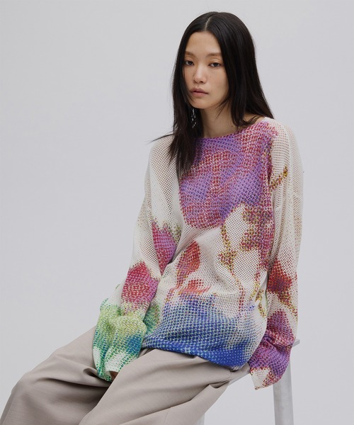 Ameri(アメリ)の「LOW RESOLUTION FLOWER KNIT TOP(ニット/セーター・レディース・ブラック/アイボリー/ブルー・FREE)」の4枚目の写真