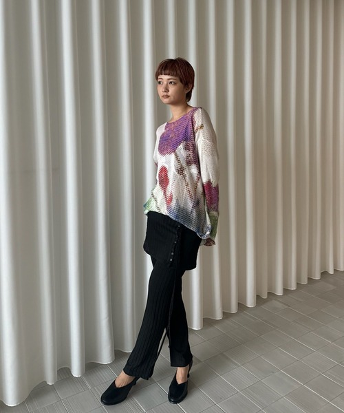 Ameri(アメリ)の「LOW RESOLUTION FLOWER KNIT TOP(ニット/セーター・レディース・ブラック/アイボリー/ブルー・FREE)」の9枚目の写真