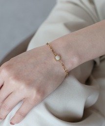 J by blue（ジェイバイブルー）の「シェルブレスレット / サージカルステンレス（ブレスレット）」