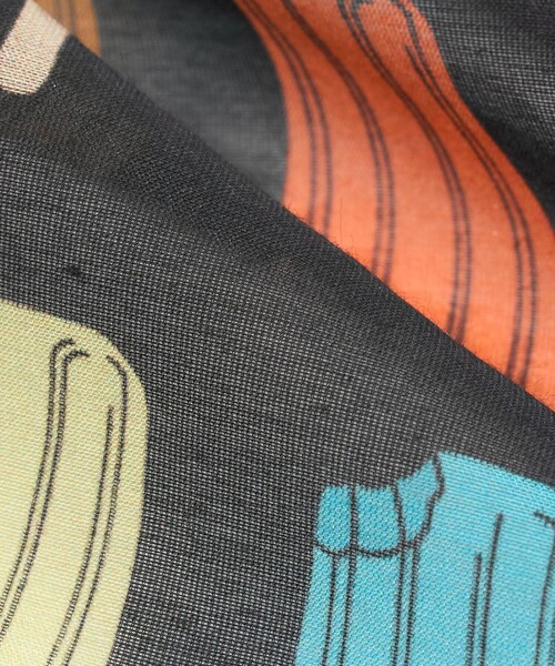 Kinloch（キンロック）の「＜Dieffe Kinloch＞C/SI TRI スカーフ（バンダナ/スカーフ・レディース・ブラック/クリーム/ロイヤルブルー・FREE）」の10枚目の写真