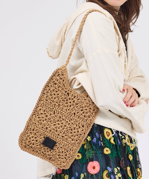 Rouge vif la cle(ルージュヴィフラクレ)の「【Swaraj /スワラージ】手編みペーパーラフィアBAG/トートバッグ/ハンドメイド【WEB限定】(トートバッグ・レディース・ブラック/ベージュ・フリー)」の2枚目の写真
