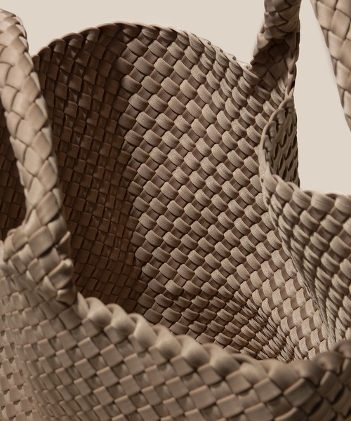 NAGHEDI（ナゲディ）の「【NAGHEDI（ナゲディ）】ST BARTHS medium TOTE(core)（トートバッグ・レディース・キャメル/ダークブラウン/ライトグレー・FREE）」の8枚目の写真