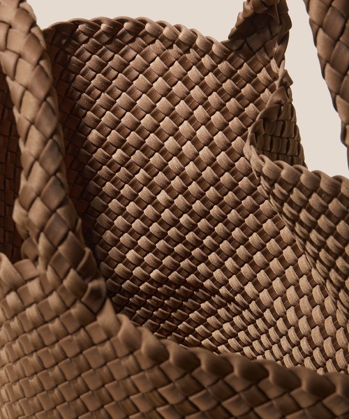 NAGHEDI（ナゲディ）の「【NAGHEDI（ナゲディ）】ST BARTHS medium TOTE(core)（トートバッグ・レディース・キャメル/ダークブラウン/ライトグレー・FREE）」の13枚目の写真