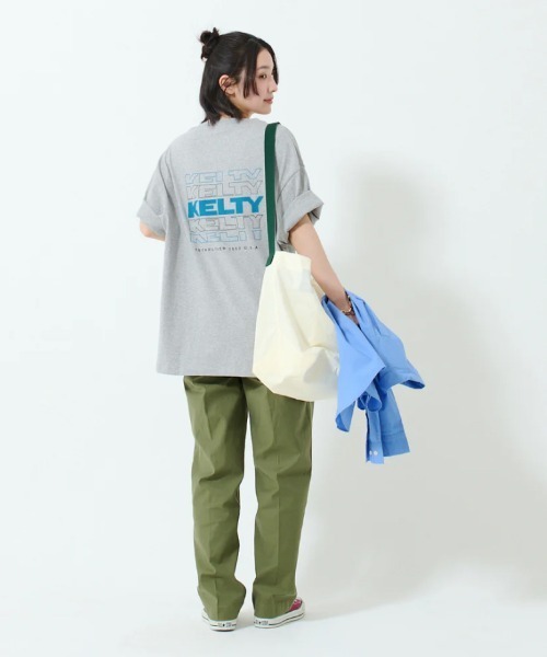 KELTY(ケルティ)の「KELTY BACK TYPO LOGO S/S T-SHIRT(Tシャツ/カットソー・メンズ・ホワイト/ブラック/グレー・L/XL/M)」の10枚目の写真