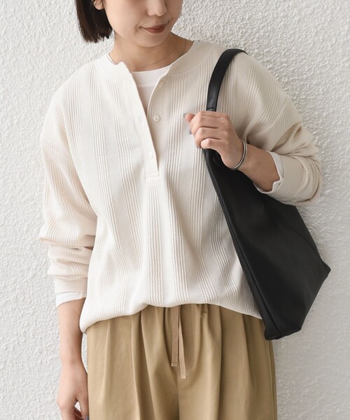 SHIPS Colors（シップス カラーズ）の「SHIPS Colors:〈手洗い可能〉変形ワッフル ヘンリーネック プルオーバー（Tシャツ/カットソー・レディース・オフホワイト/ライトブルー/ネイビー・ONE SIZE）」の19枚目の写真