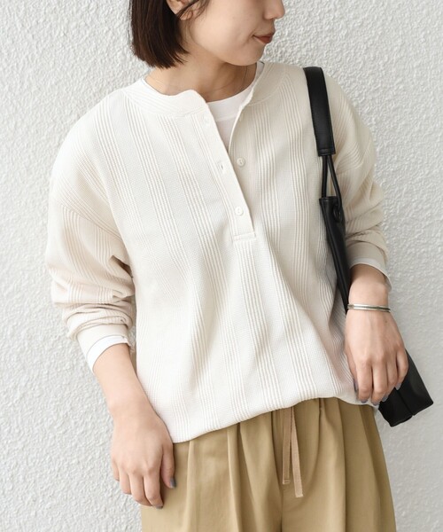 SHIPS Colors（シップス カラーズ）の「SHIPS Colors:〈手洗い可能〉変形ワッフル ヘンリーネック プルオーバー（Tシャツ/カットソー・レディース・オフホワイト/ライトブルー/ネイビー・ONE SIZE）」の18枚目の写真