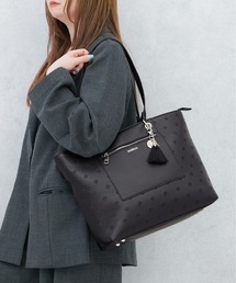 【MURUA/ムルーア】 EMBOSS SERIES　タッセル＆ロゴチャーム付きトートバッグ