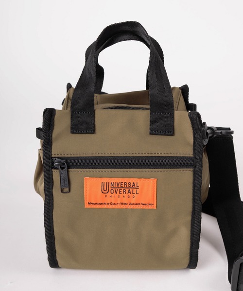 UNIVERSAL OVERALL(ユニバーサルオーバーオール)の「【94】【UNIVERSAL OVERALL/ユニバーサルオーバーオール】ワンポイントロゴ刺繍 スクウェア ミニショルダーバック/ハンドバック/5L(ショルダーバッグ・レディース・ブラック/カーキ/チャコールグレー・FREE)」の4枚目の写真