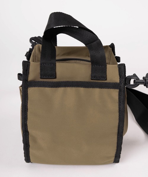 UNIVERSAL OVERALL(ユニバーサルオーバーオール)の「【94】【UNIVERSAL OVERALL/ユニバーサルオーバーオール】ワンポイントロゴ刺繍 スクウェア ミニショルダーバック/ハンドバック/5L(ショルダーバッグ・レディース・ブラック/カーキ/チャコールグレー・FREE)」の5枚目の写真