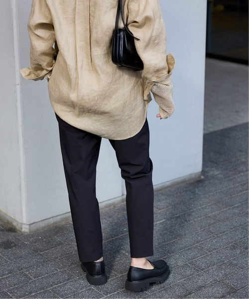 JOURNAL STANDARD（ジャーナルスタンダード）の「《追加》【撥水/接触冷感/洗える/UV】リネンナイロンストレッチテーパードパンツ（その他パンツ・レディース・グレー/ブラック/ベージュ系その他・36/40/38）」の6枚目の写真