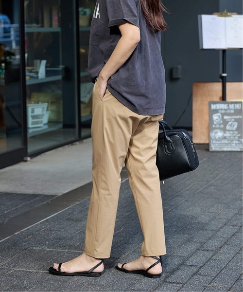 JOURNAL STANDARD（ジャーナルスタンダード）の「《追加》【撥水/接触冷感/洗える/UV】リネンナイロンストレッチテーパードパンツ（その他パンツ・レディース・グレー/ブラック/ベージュ系その他・36/40/38）」の19枚目の写真