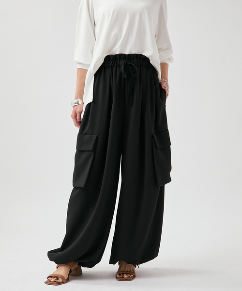 VERMEIL par iena（ヴェルメイユパーイエナ）の「Utility イージーパンツ（その他パンツ・レディース・ブラック/ブラウン・38/36）」の15枚目の写真